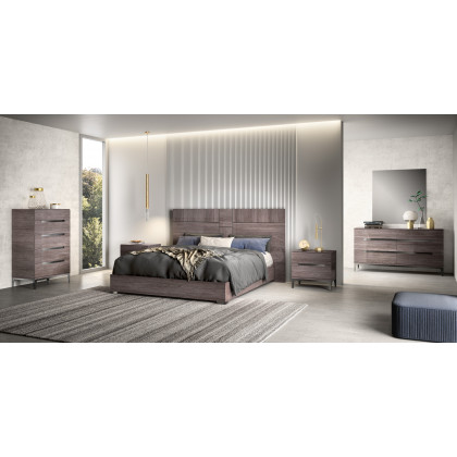 Status - Viola Queen Size Bed