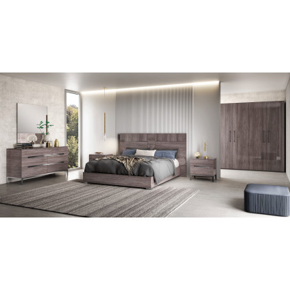 Status - Viola Queen Size Bed