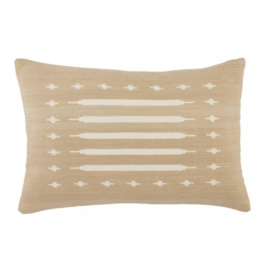 Jaipur Living Emani Pillow - EMN08, 16"X24", Polyester