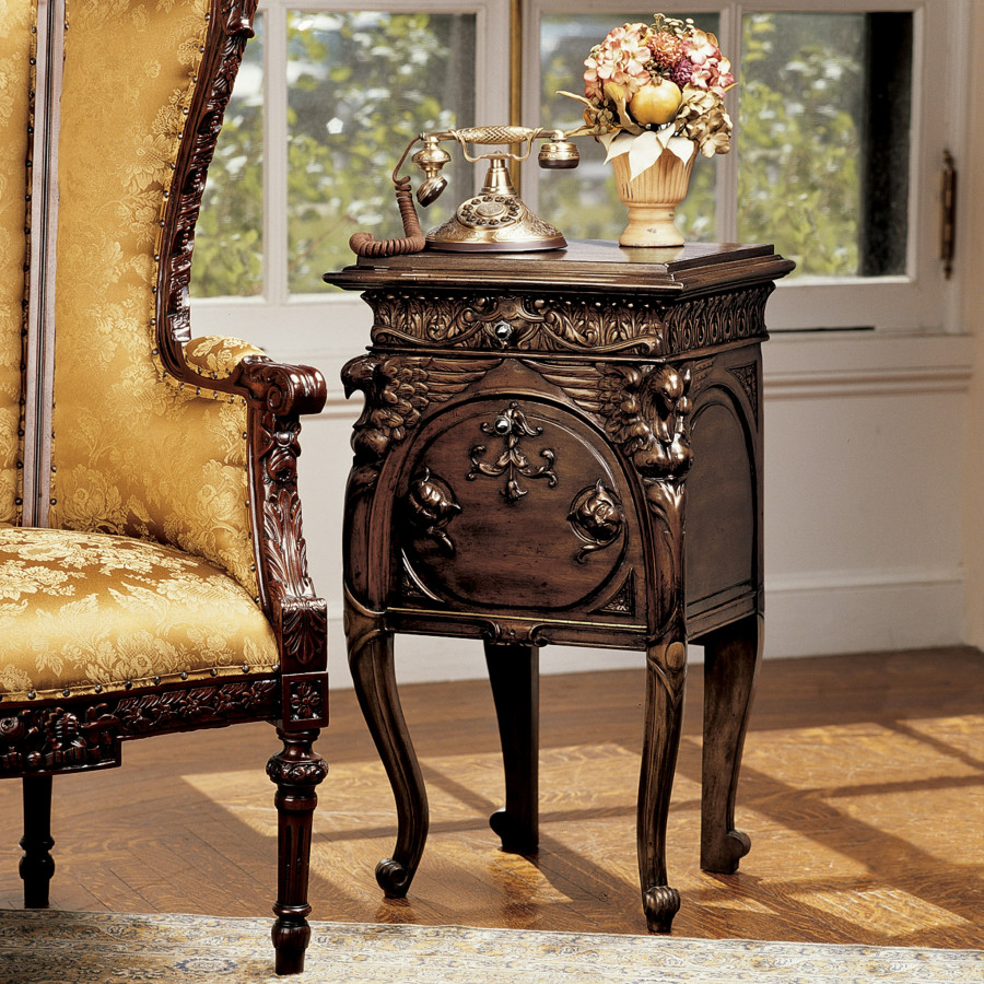 Toscano - Falconcrest Occasional Side Table in Mahogany