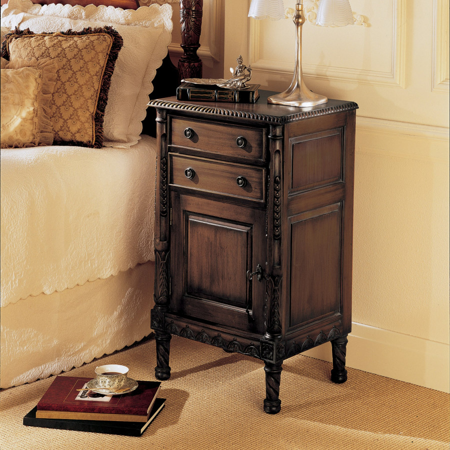 Toscano - Lord Stanley English Occasional Table in Cherry, Mahogany