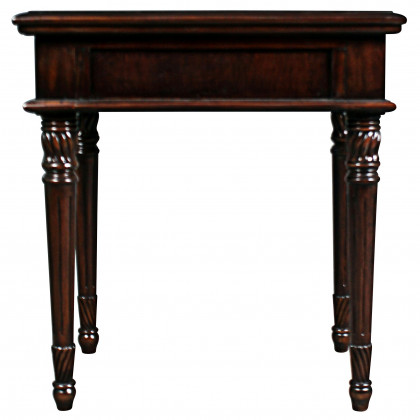 Toscano - Dartmoor Manor Side Table in Mahogany