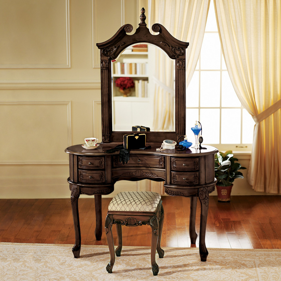 Toscano - The Queen Anne Dressing Table with Mirror in Cherry