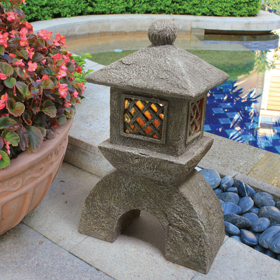 Toscano - Japanese Pagoda Illuminated Lantern Statue