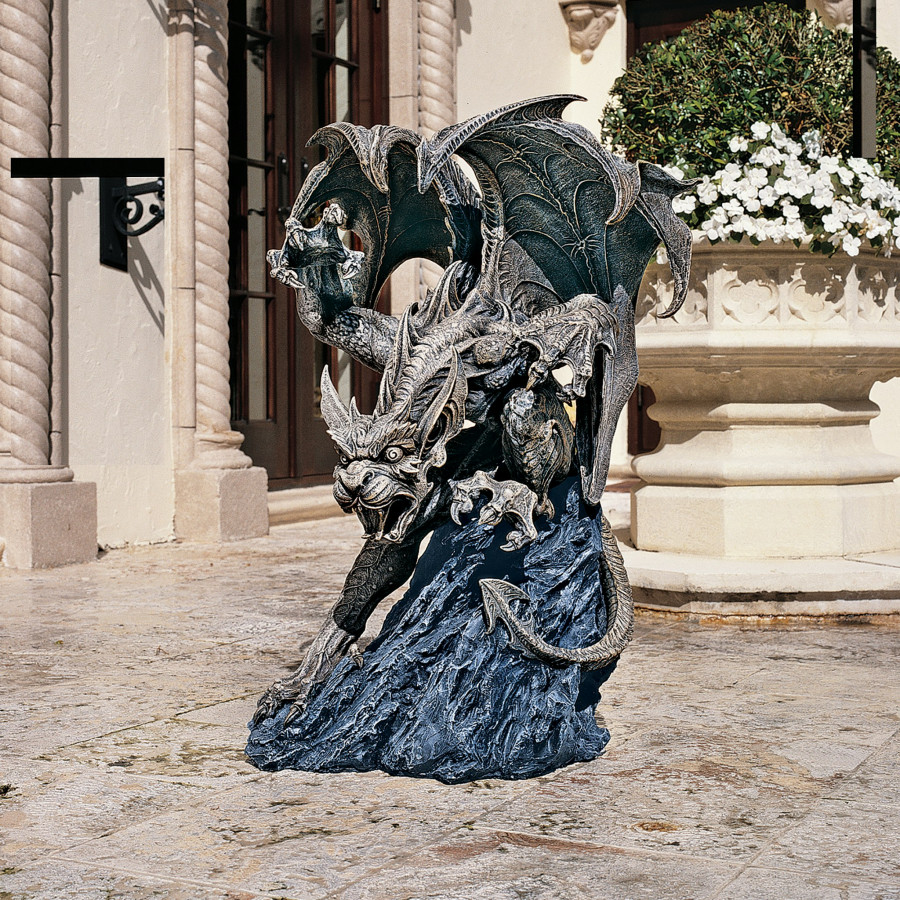 Toscano - ScatheusGuardian of the Shadows Gargoyle Statue