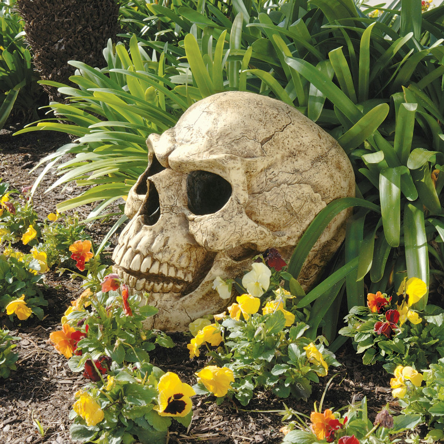 Toscano - Sinister Simon Giant Skull Statue