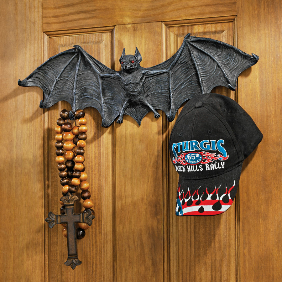Toscano - Vampire Bat Sculptural Hooked Wall Hanger in Large