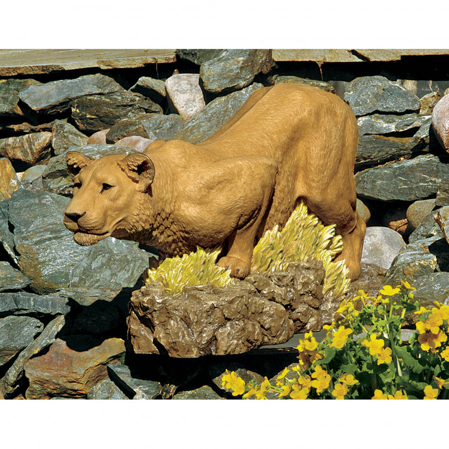 Toscano - Lioness on the Prowl Statue