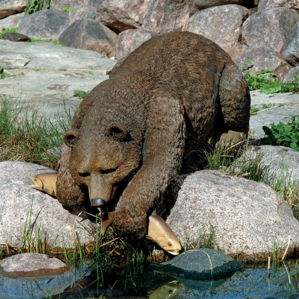 Toscano - Catch of the Day Grand Grizzly Brown Bear Sitter Statue