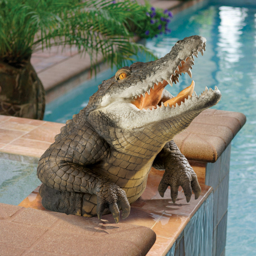 Toscano - Snapping Swamp Gator Statue