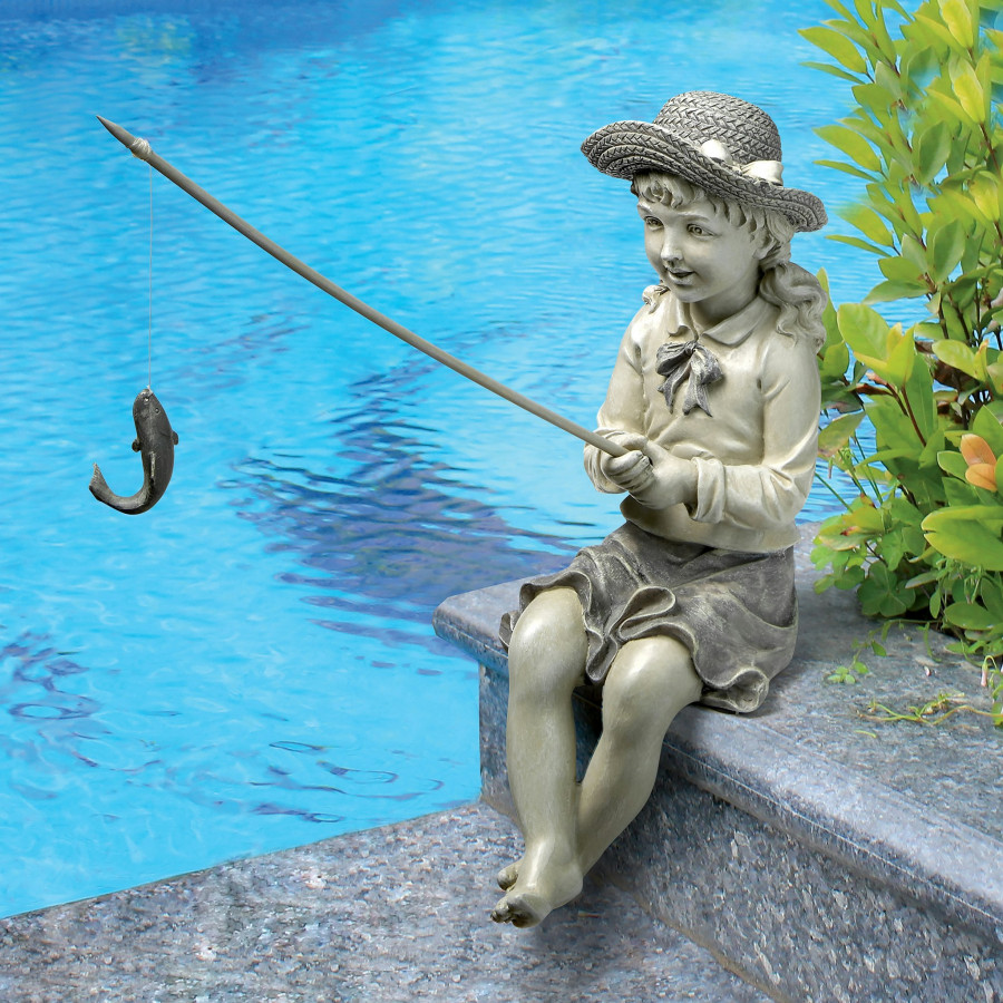 Toscano Nellie Big Catch Fisherwoman Statue - Small