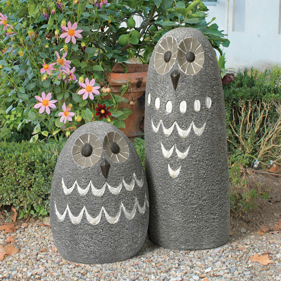 Toscano - Set of 2 Ogling Outdoor Owls Garden Statues