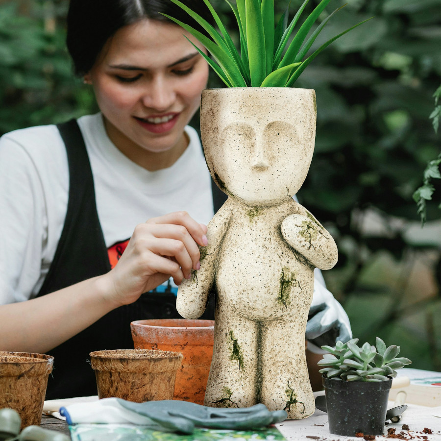 Toscano - The Pot Head Sculptural Garden Planter