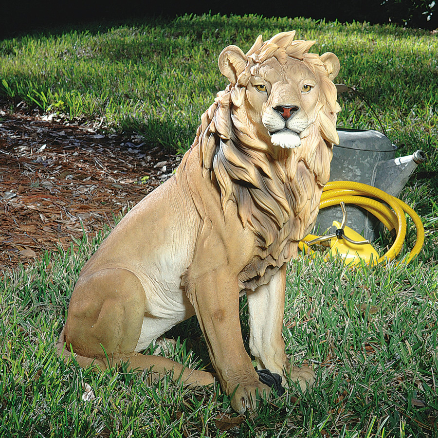 Toscano - King of Beasts Lion Garden Statue