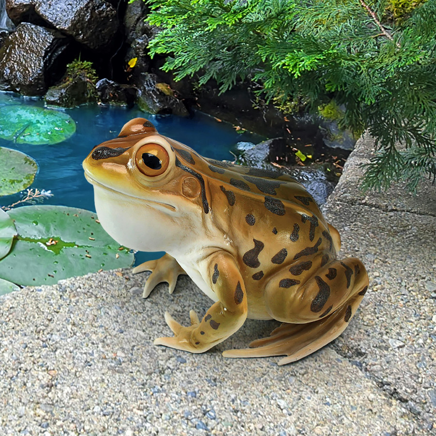 Toscano - Lesterthe Leopard Frog Statue