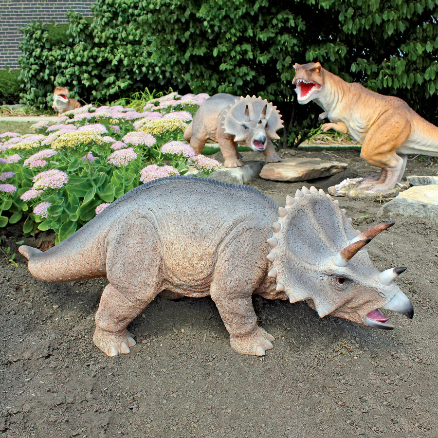 Toscano - Scaled Jurassic Triceratops Dinosaur Statue