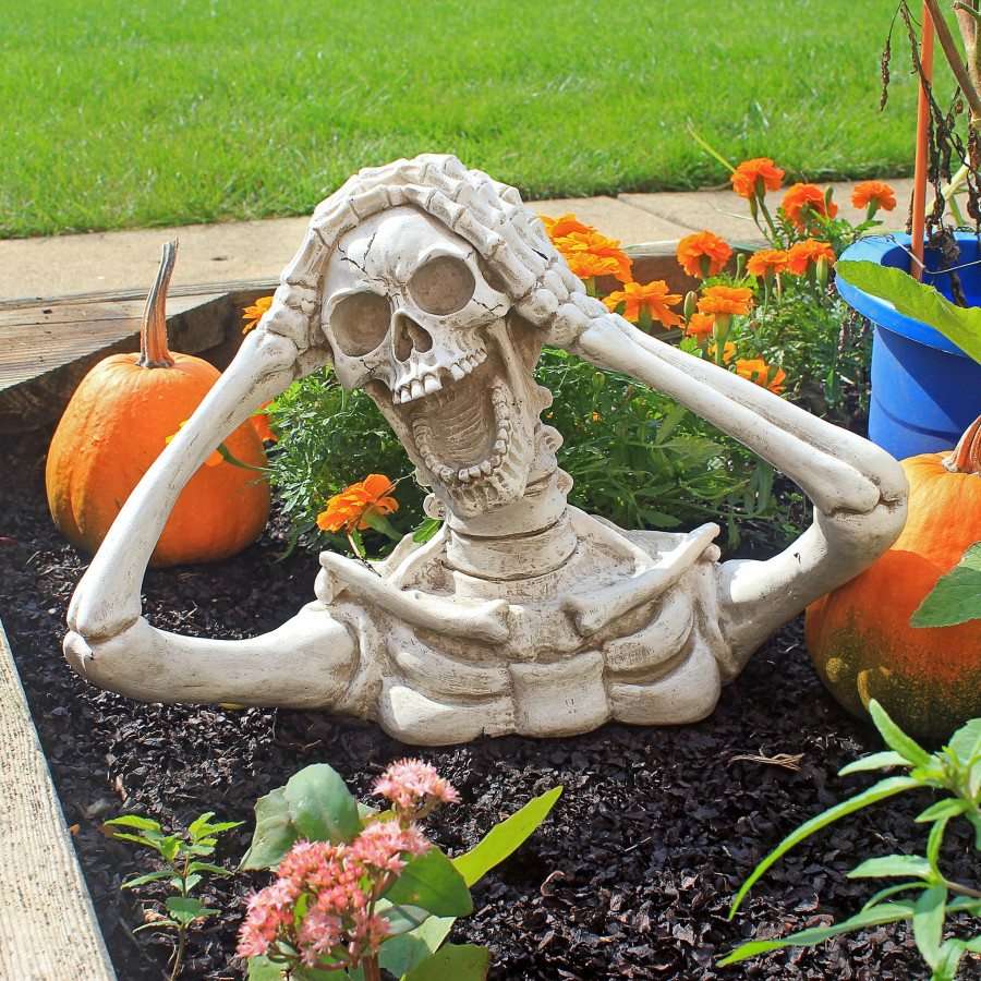 Toscano - Shriek the Screaming Skeleton Statue