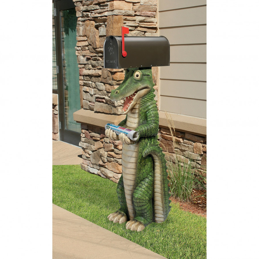 Toscano - Postal Gator Mailbox Post Sleeve Statue