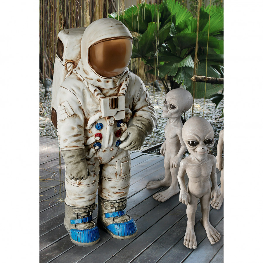 Toscano - Moon Man Astronaut Statue