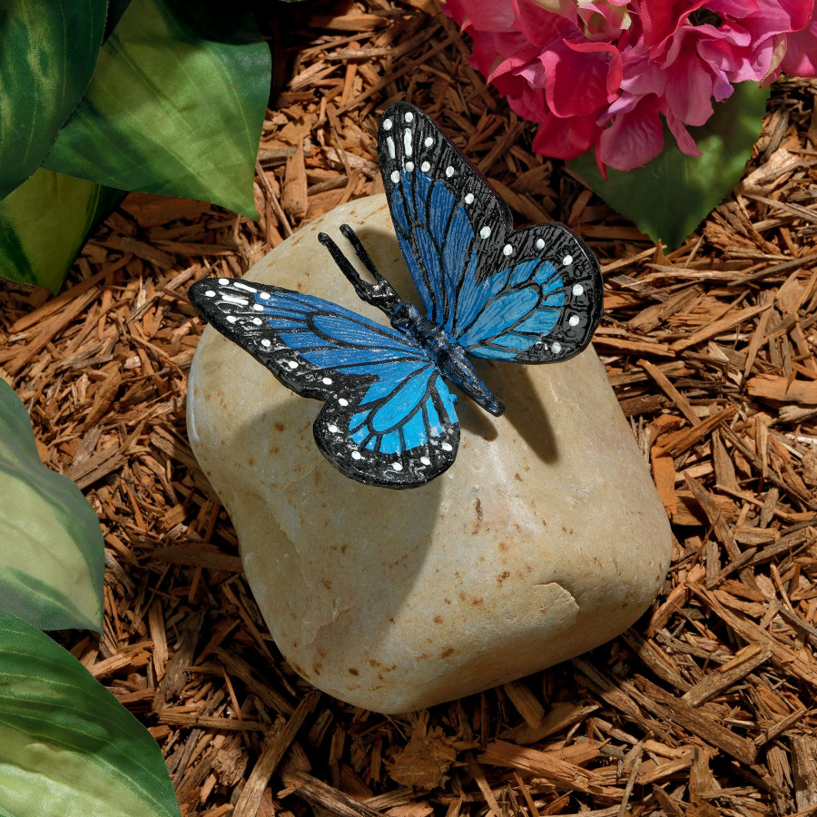 Toscano - Papilio Ulysses Butterfly on Rock Statue