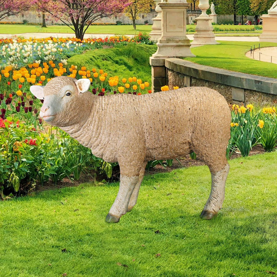Toscano - Merino Ewe Lamb Statue