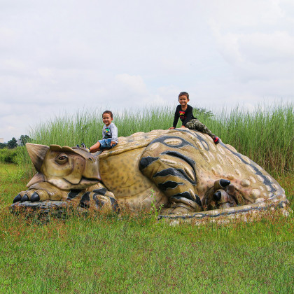 Toscano - Snoozing Giant Ankylosaurus Dinosaur Statue