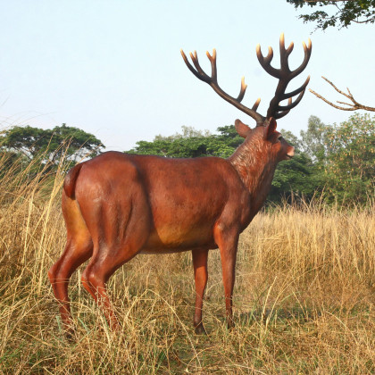 Toscano - Grande-Scale Red Deer Buck Statue