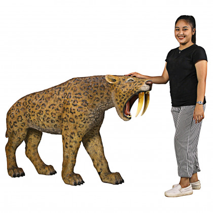 Toscano - Prehistoric Predator Sabre-Toothed Cat Statue