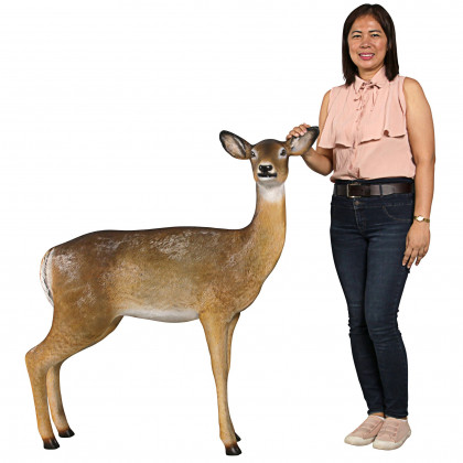 Toscano - Forest White Tailed DoeFemale Deer Statue