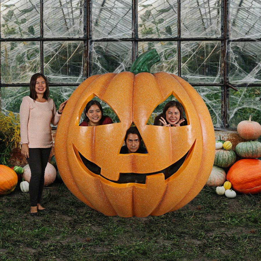 Toscano - Halloween Pumpkin Patch Photo Op Statue