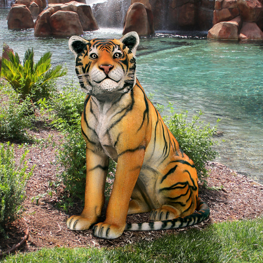 Toscano - Jungle Giant Bengal Tiger Statue