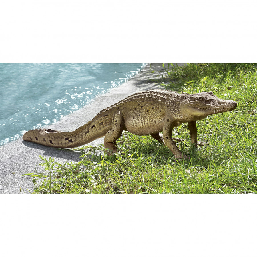 Toscano - The Grand-Scale Walking Crocodile Statue