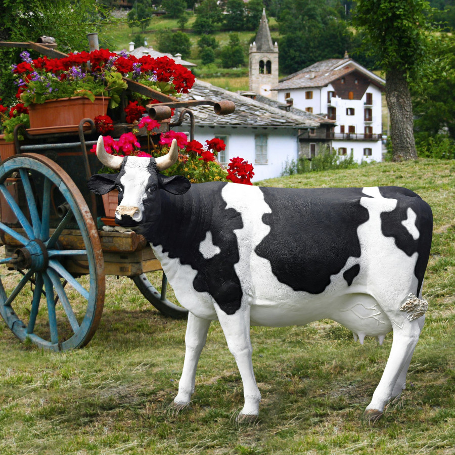 Toscano - The Grande-Scale Wildlife Animal Collection Holstein Cow Statue