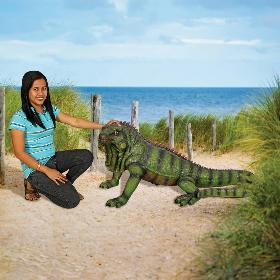 Toscano Iggy the Iguana Lizard Statue - Giant
