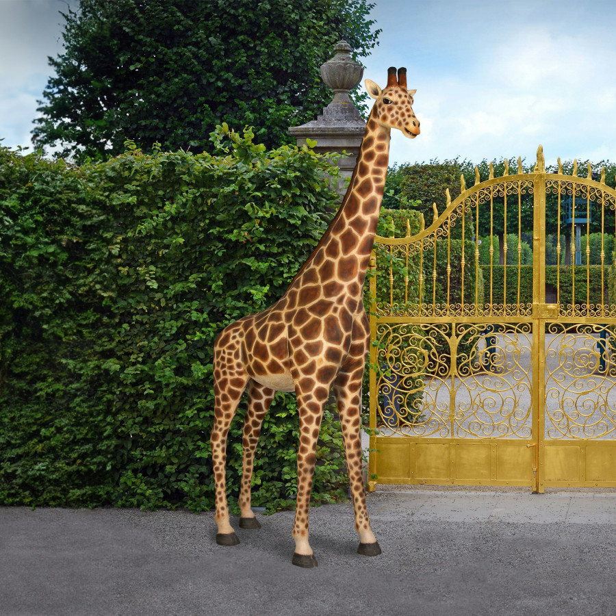 Toscano - Malee Grand Scale Giraffe Garden Statue