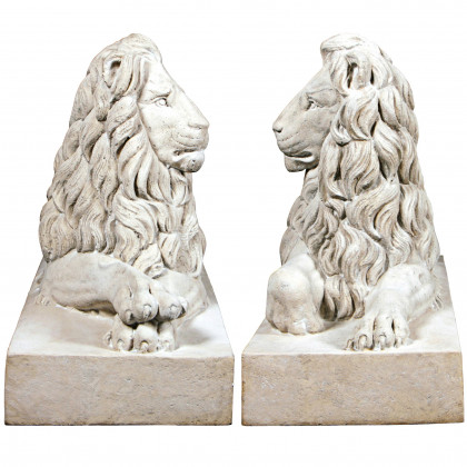 Toscano - Set of 2 Castle Courtyard Lion Sentinel Statues