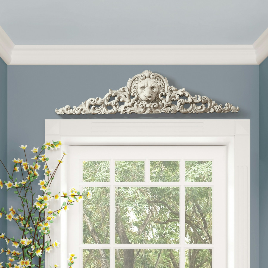 Toscano - Remoulage Lion Sculptural Wall Pediment