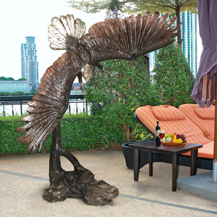 Toscano - Final Approach Monumental Eagle Garden Statue