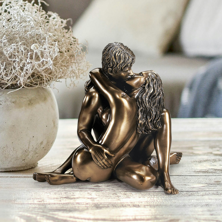 Toscano - The Lovers Embrace Statue