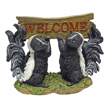 Toscano - Something is in the Air Skunk Welcome Sign Statue