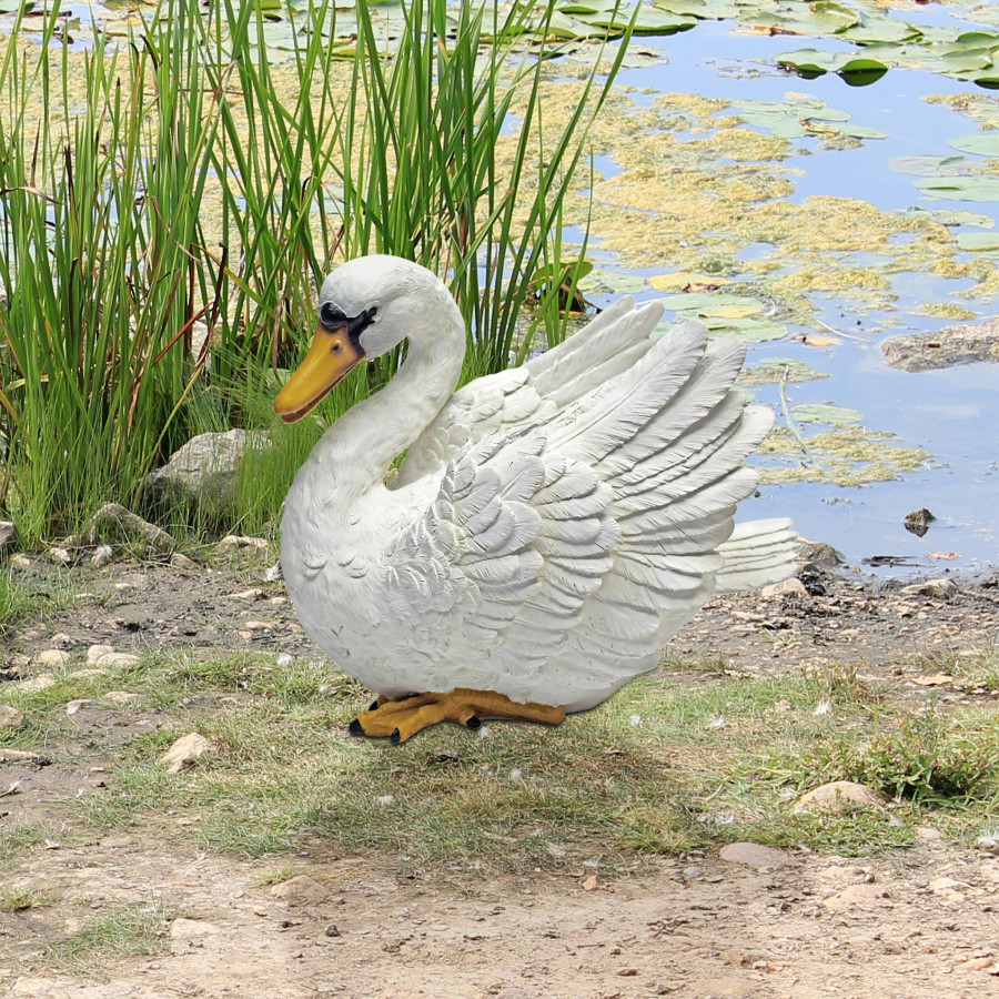Toscano - The Swan of the Lake Garden Statue