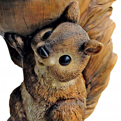 Toscano - Three a Crowd Stacked Squirrel Statue