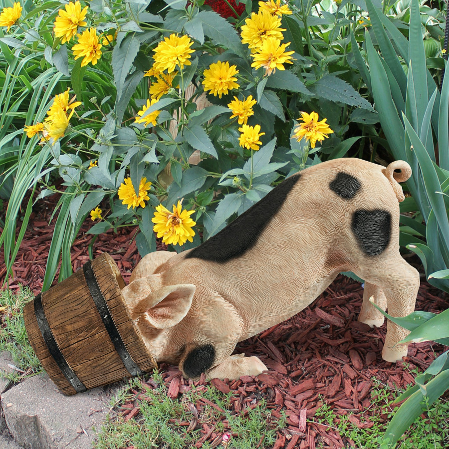 Toscano - Bucket Head Piglet Statue