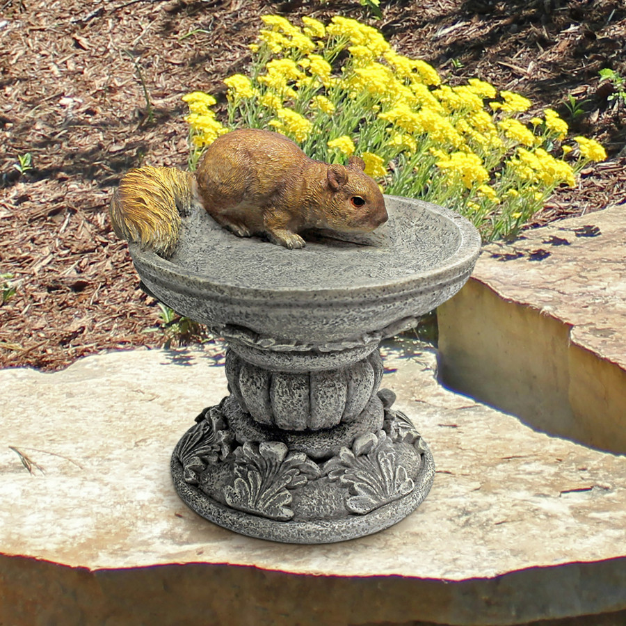 Toscano - Hunterthe Woodland Squirrel Statue