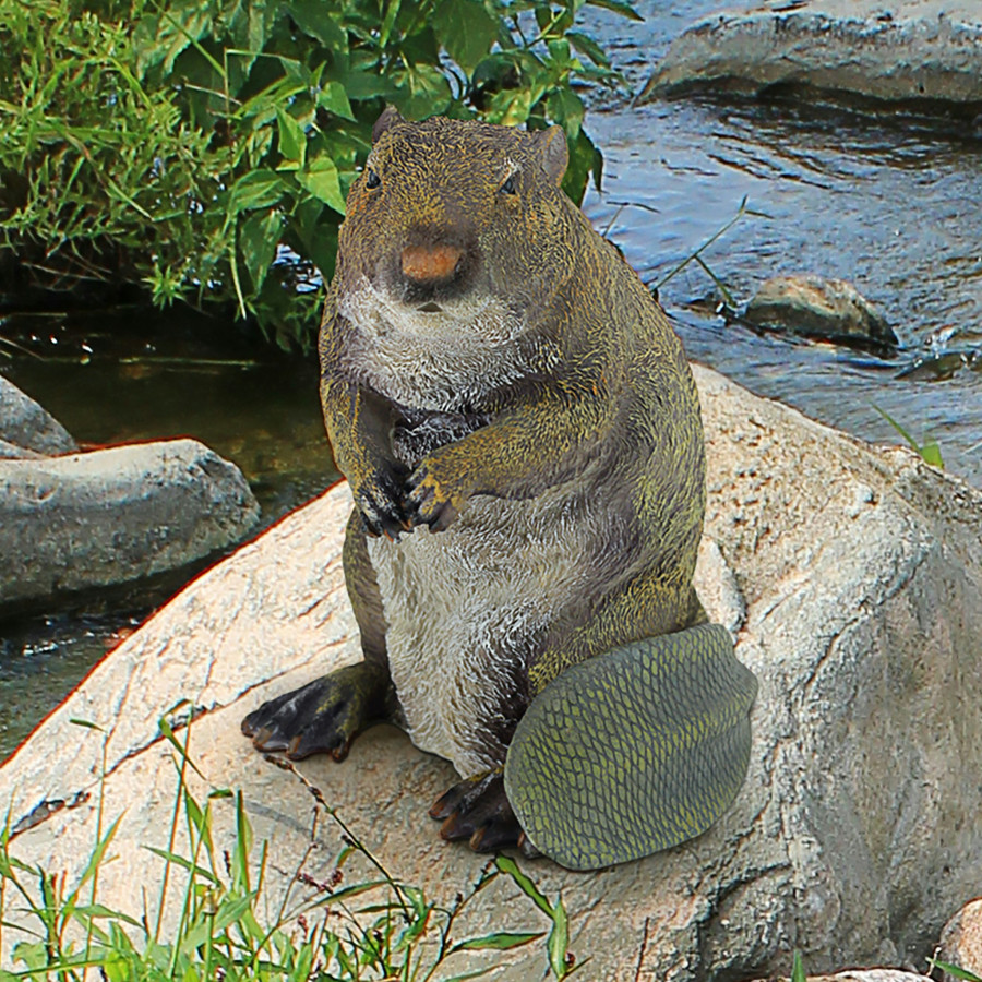 Toscano - Standing Beaver Statue