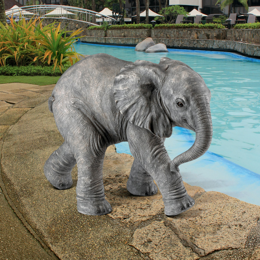 Toscano - Eloise the Baby Calf Elephant Statue