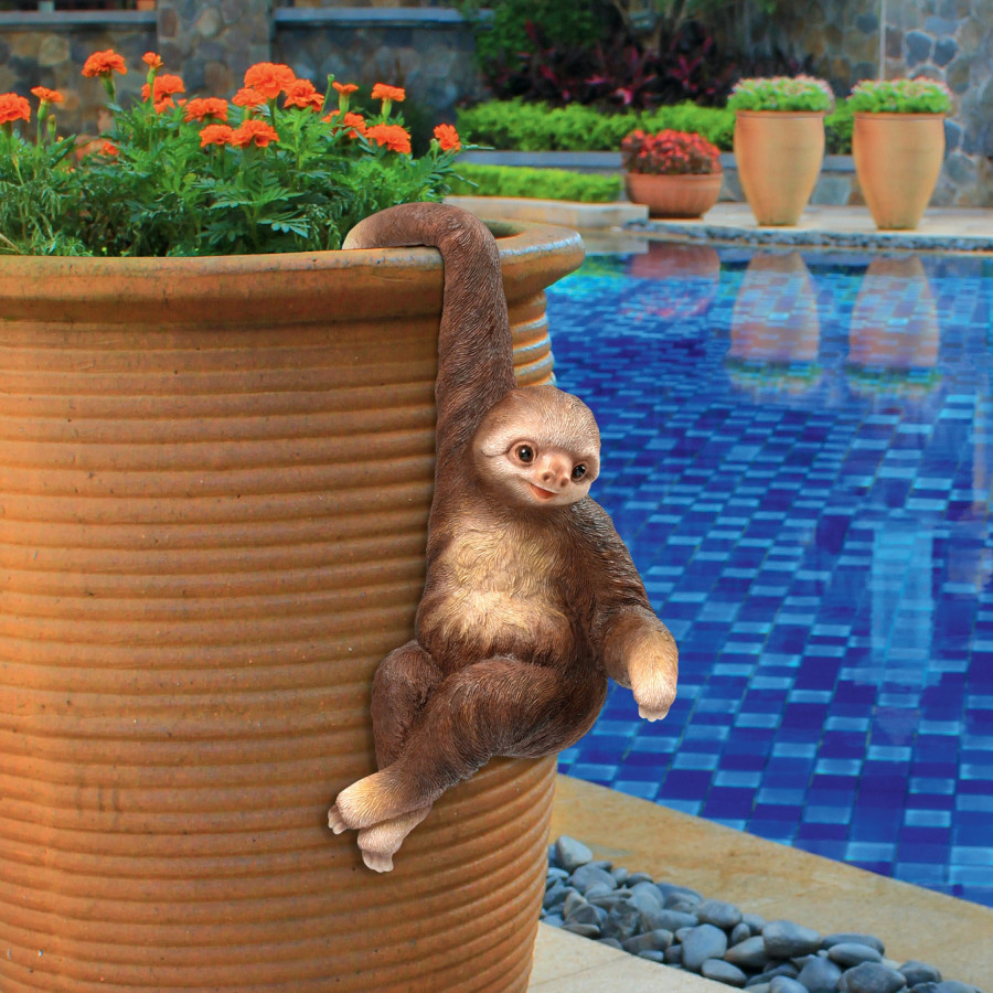Toscano - Sinbad the 3-Toed Sloth Hanging Statue