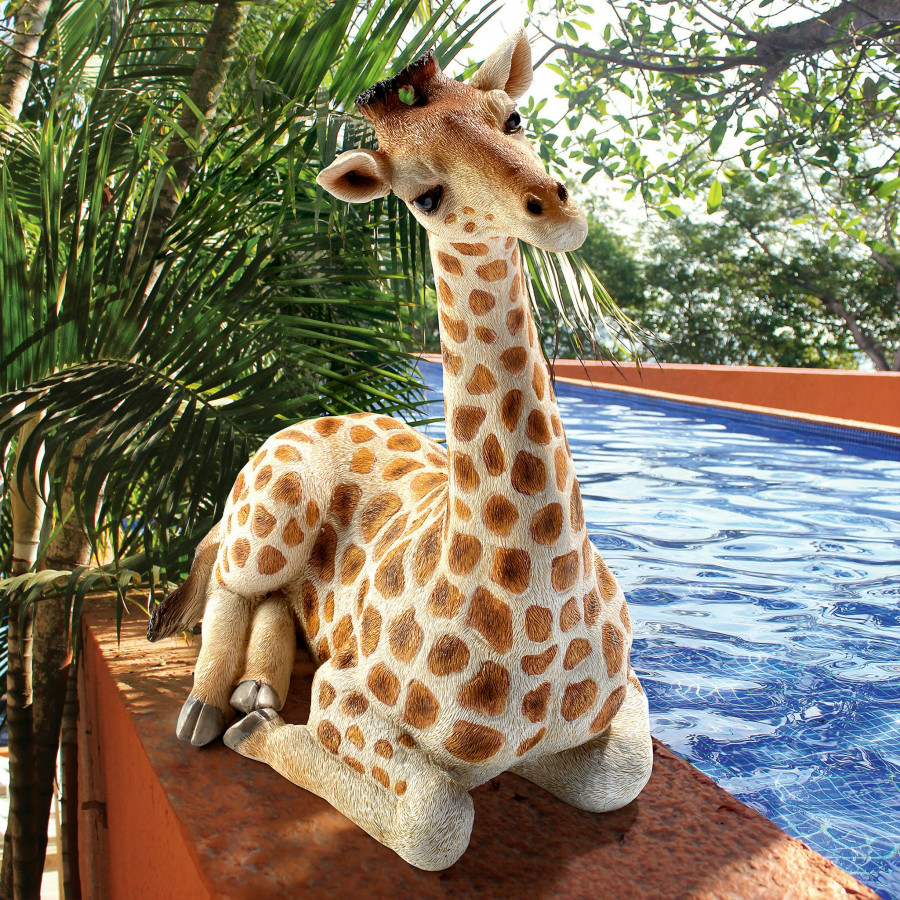 Toscano - Zari the Resting Giraffe Statue