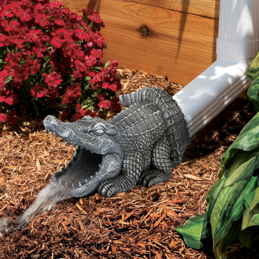 Toscano - Swamp Alligator Gutter Guardian Downspout Statue