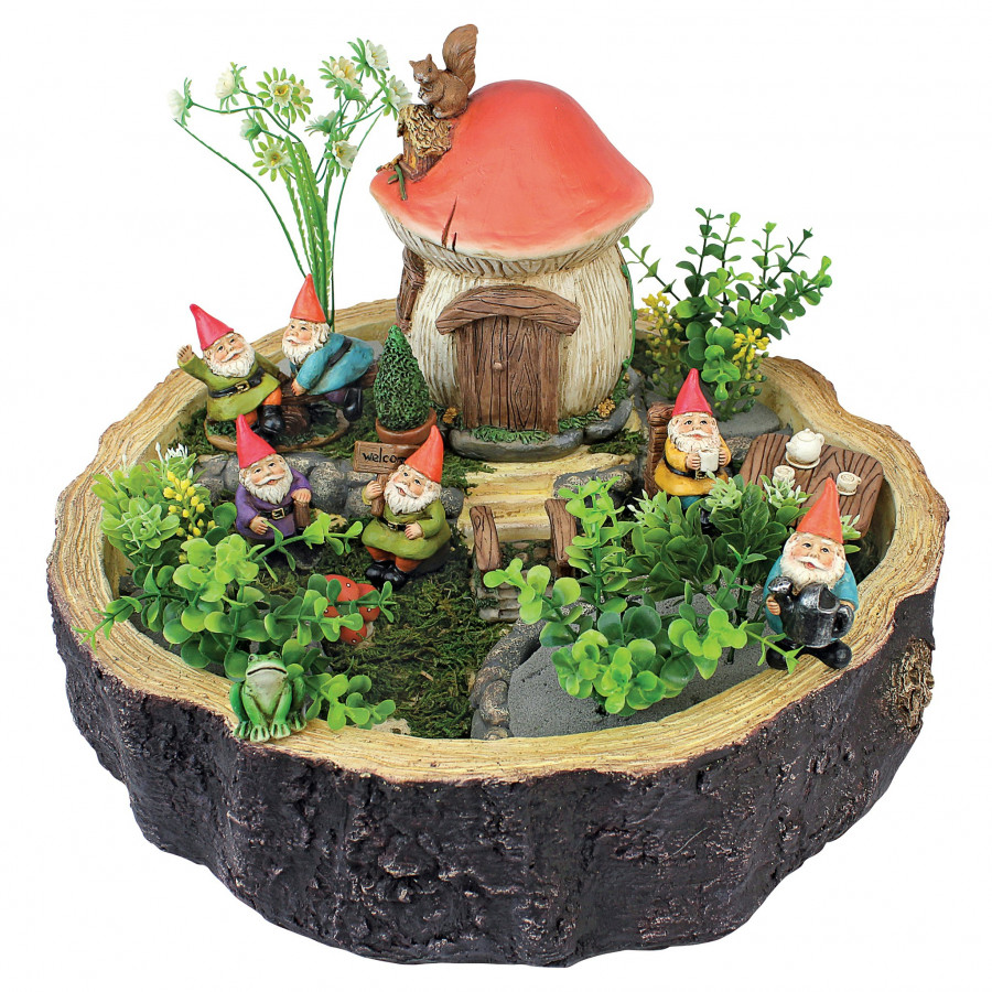 Toscano - Tiny Forest Friends Gnome Garden Statue